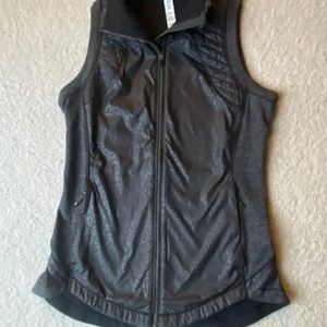 Lululemon rebel runner vest 6